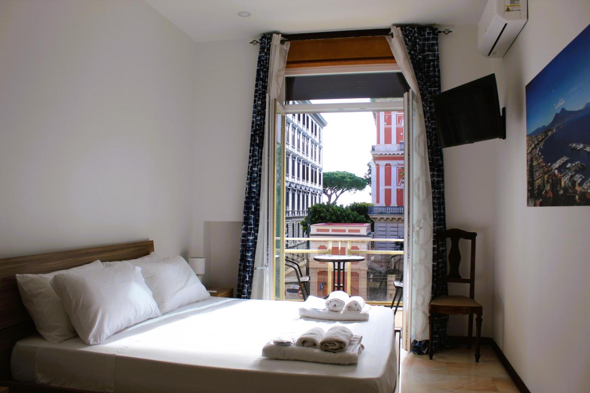 Punto Felice Riviera - Centro Citta Lungomare Caracciolo Hotel เนเปิลส์ ภายนอก รูปภาพ