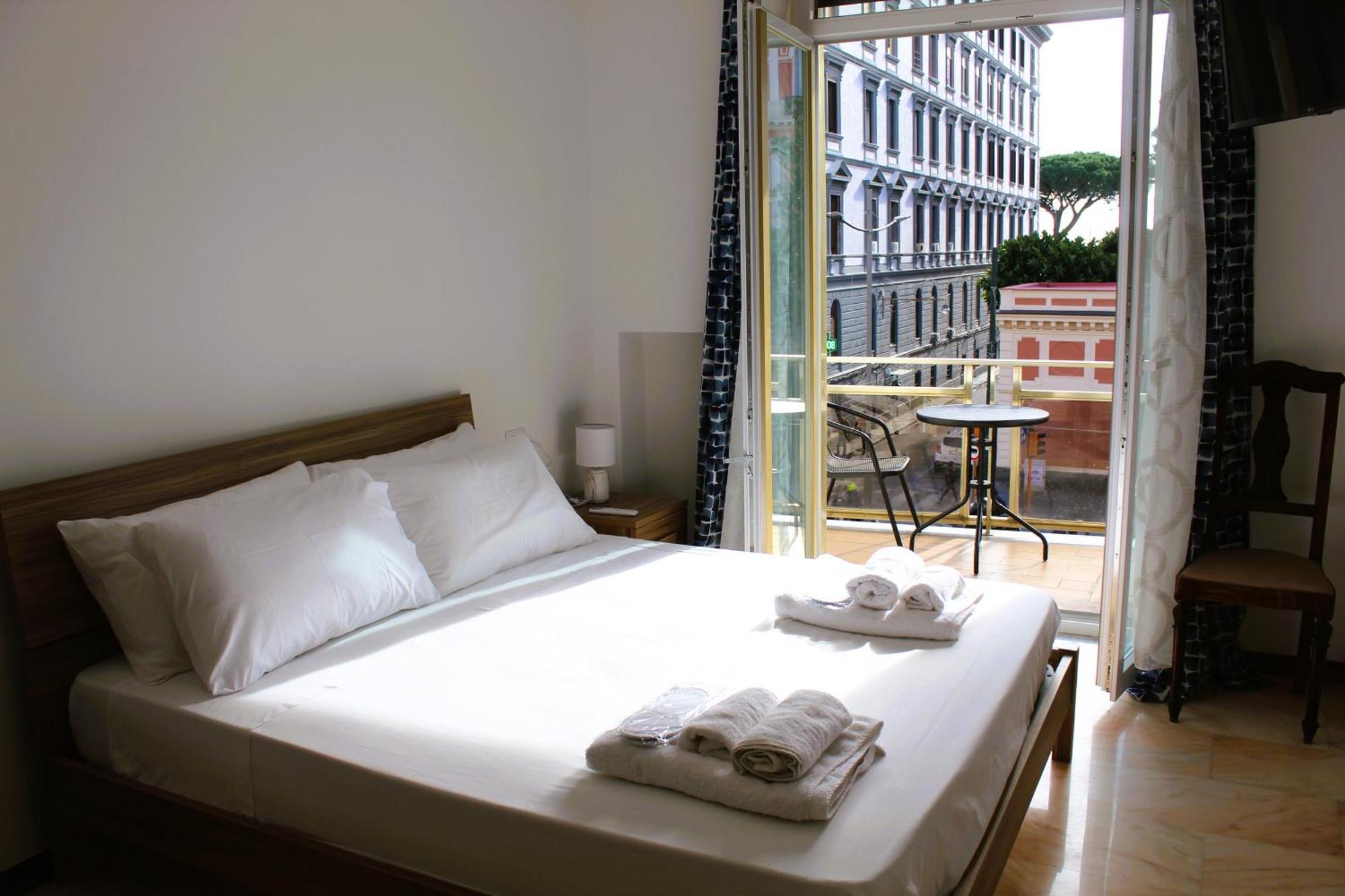 Punto Felice Riviera - Centro Citta Lungomare Caracciolo Hotel เนเปิลส์ ภายนอก รูปภาพ